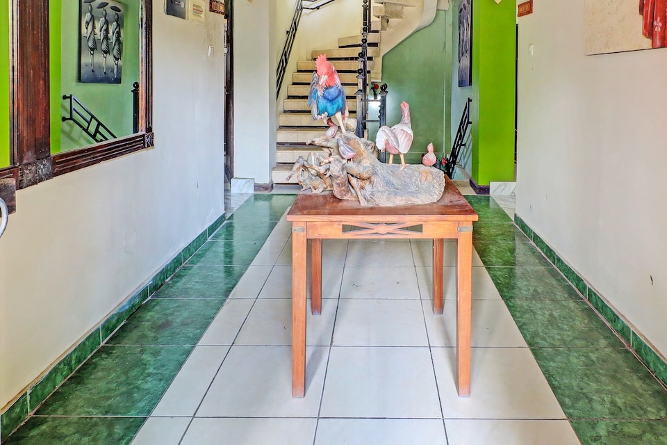 OYO 92439 Hotel Tower Klungkung, Gianyar, Bali