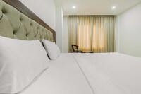 Collection O 811178 Hotel The Royal Aroma
