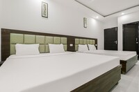 Collection O 811178 Hotel The Royal Aroma