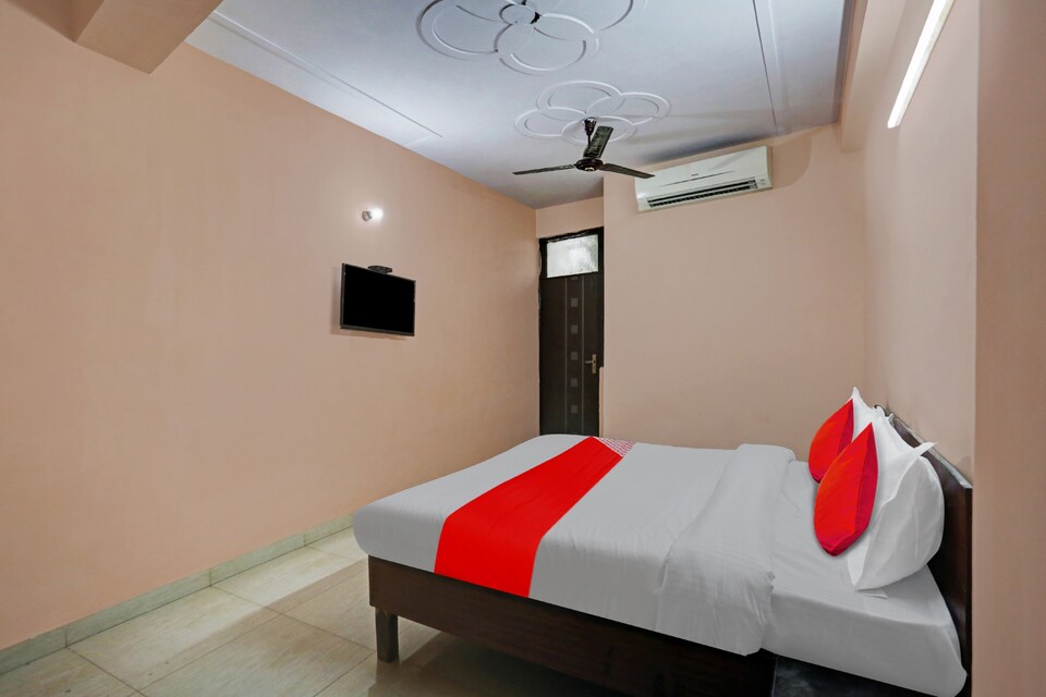 OYO Flagship 811181 Golden Key Inn, Pitampura - Rohini Delhi, Delhi