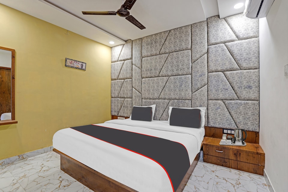 Collection O 811204 Hotel Lemon Inn, SG Highway Ahmedabad, Ahmedabad