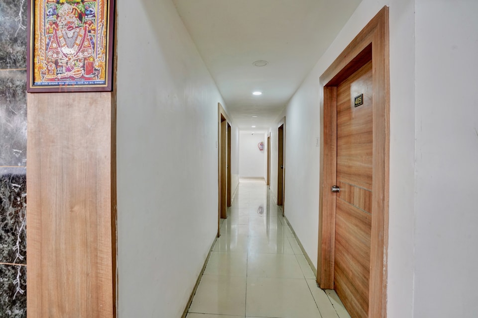 Hotel O Nik Palace, Ahmedabad Airport, Ahmedabad