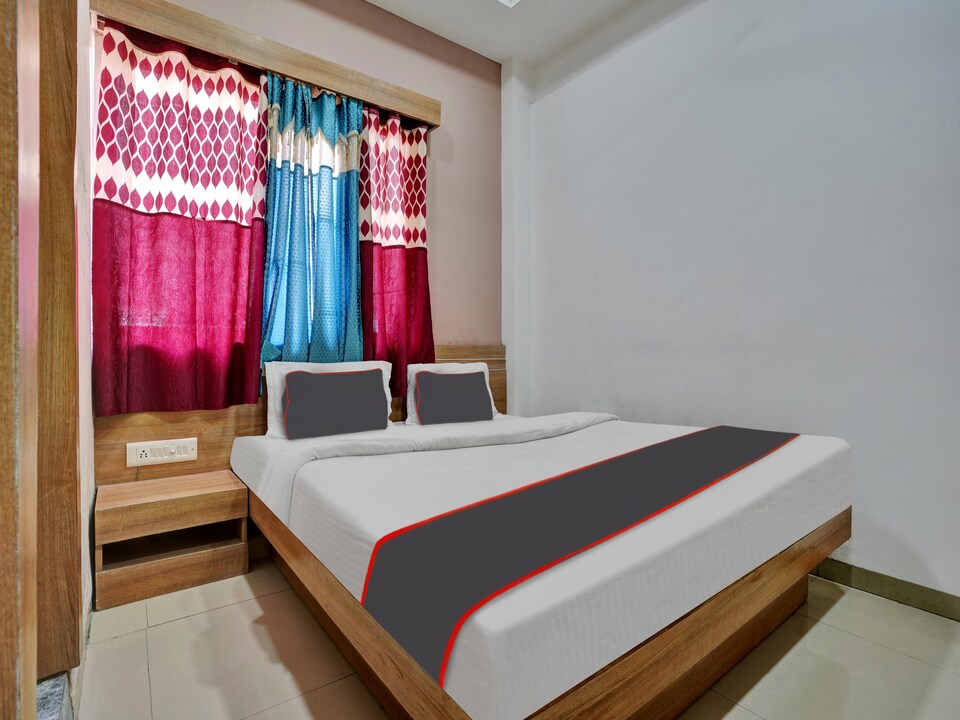 Hotel O Nik Palace, Ahmedabad Airport, Ahmedabad