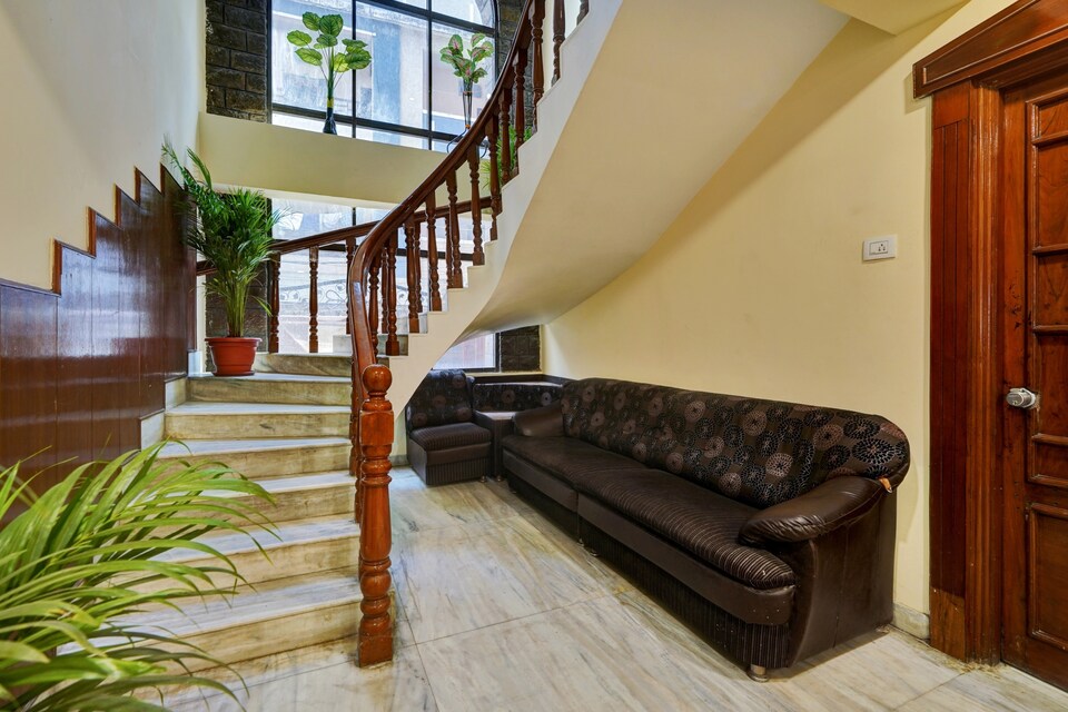 OYO Flagship KP Suits Metro, Ameerpet, Hyderabad