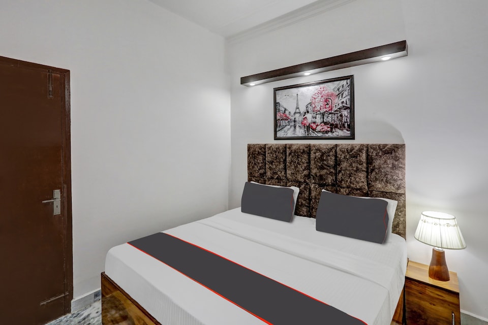 Hotel O Crown Stay, Anand Vihar Delhi, Delhi