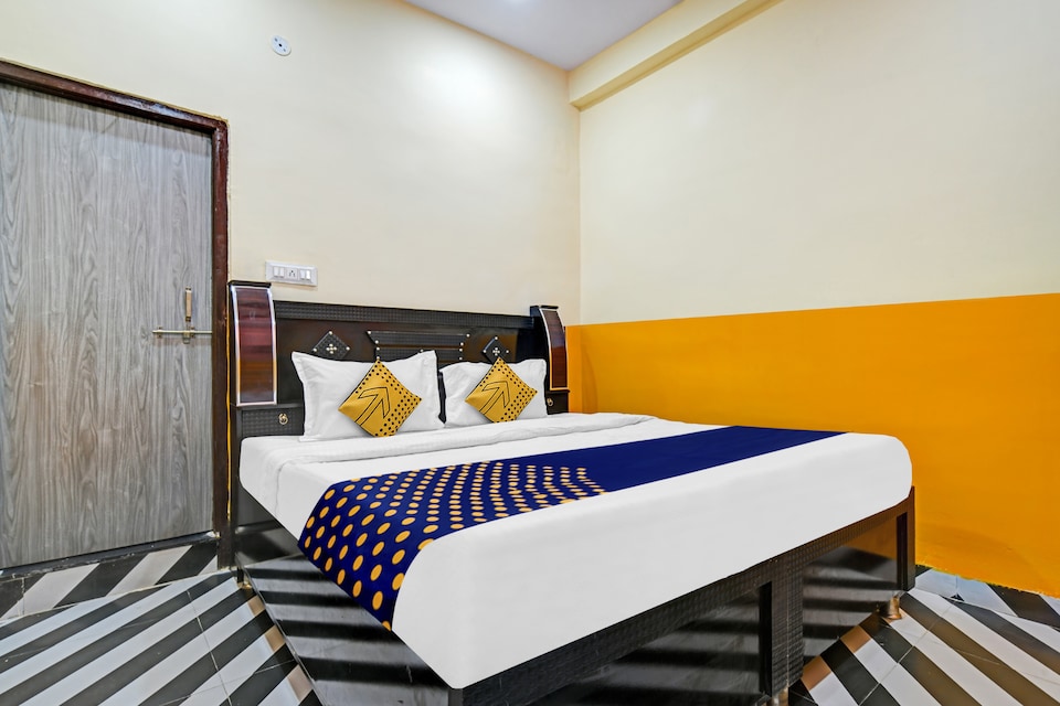 SPOT ON Hotel Ashirwad Bījalpur Railroad Station, Rajender Nagar, Indore
