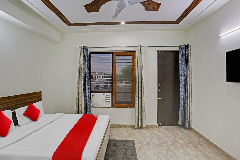 OYO Flagship 811260 Dream Destination, Sohna Road, Gurgaon