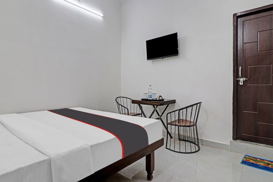 Flagship Chaudhary Guest House & Restaurant, Chakrata Road Dehradun, Dehradun