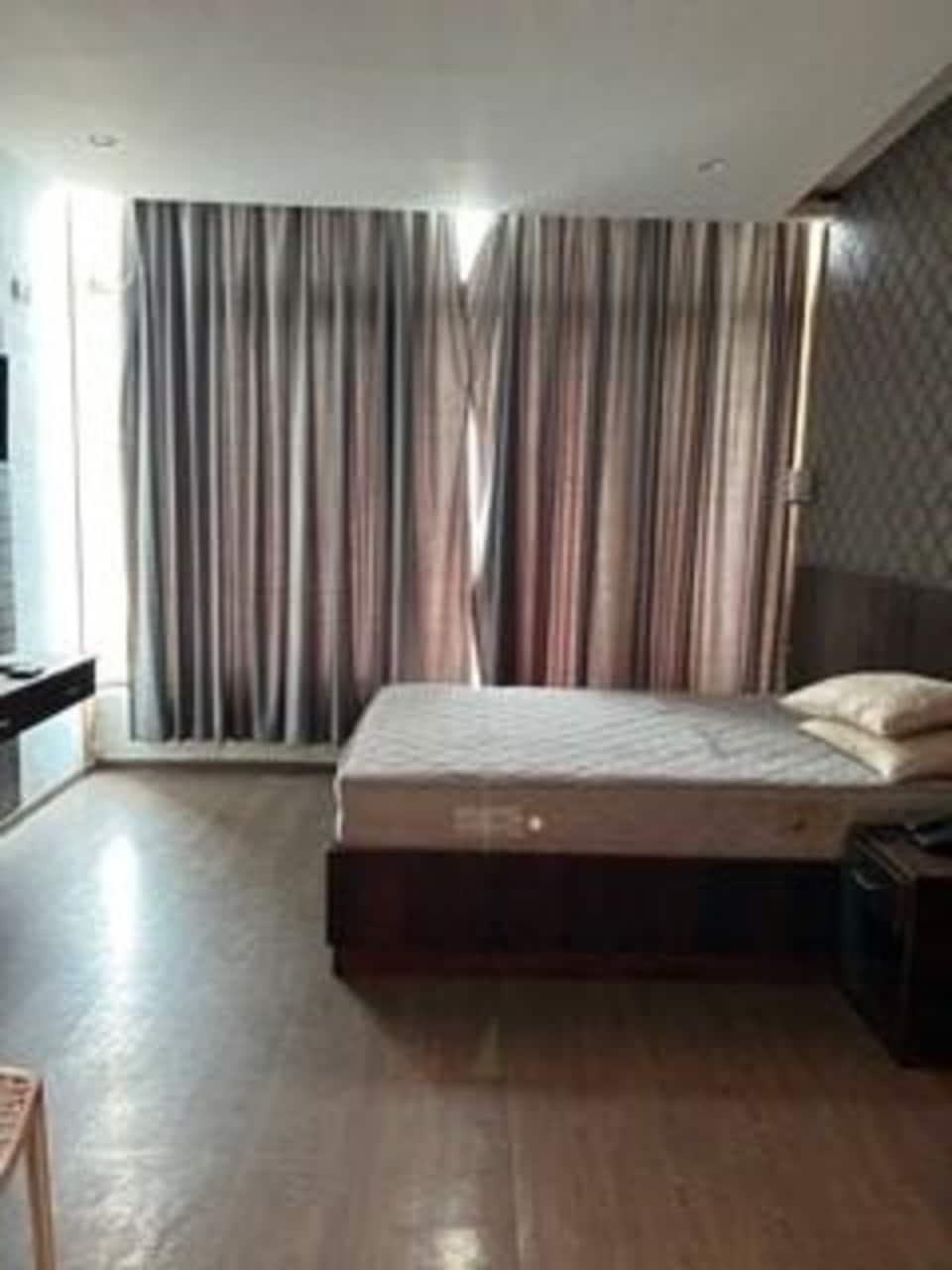 OYO Flagship 81127 Zodiac Lounge, Guindy Chennai, Chennai