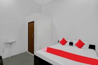 SPOT ON 81130 HOTEL GREEN