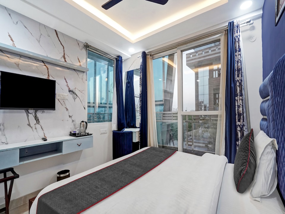 Collection O 811307 Hotel Gold Inn, Noida Expressway SEZ, Noida