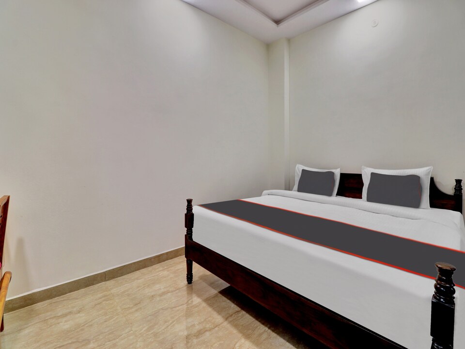 OYO Flagship 811334 PS AVENUE PREMIUM, Fatehabad Road, Agra