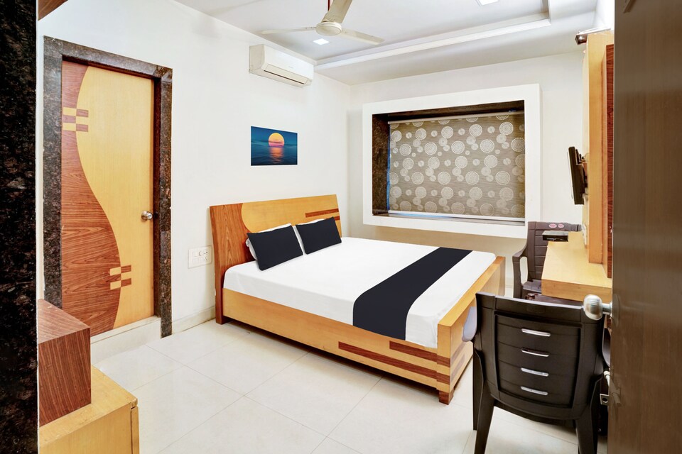 OYO Flagship 811355 Sri Mahadeva Grand Ac Residency, Rajahmundry, Rajahmundry
