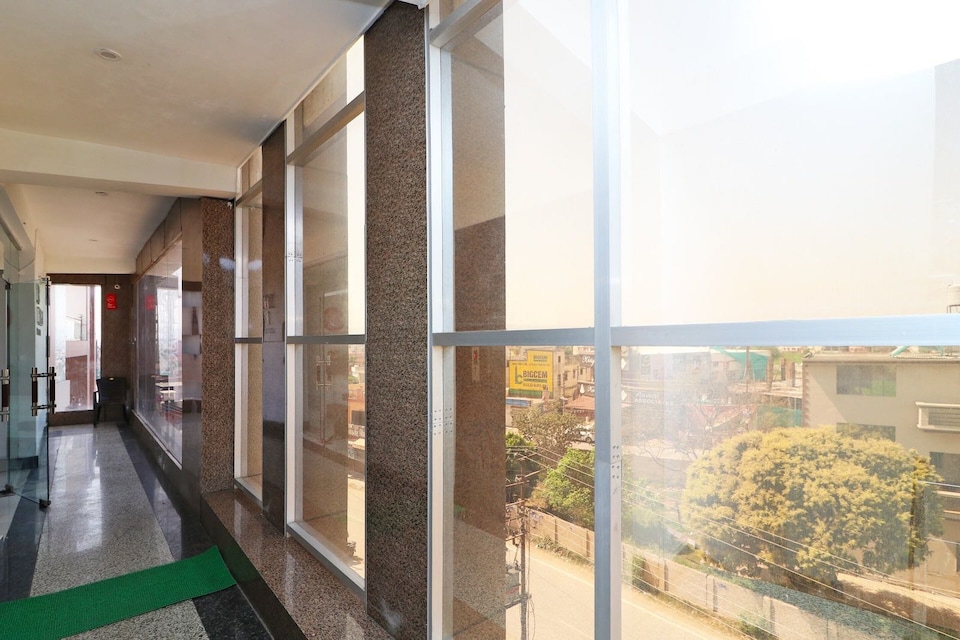 Live on DHN940, Dehradun ISBT, Dehradun