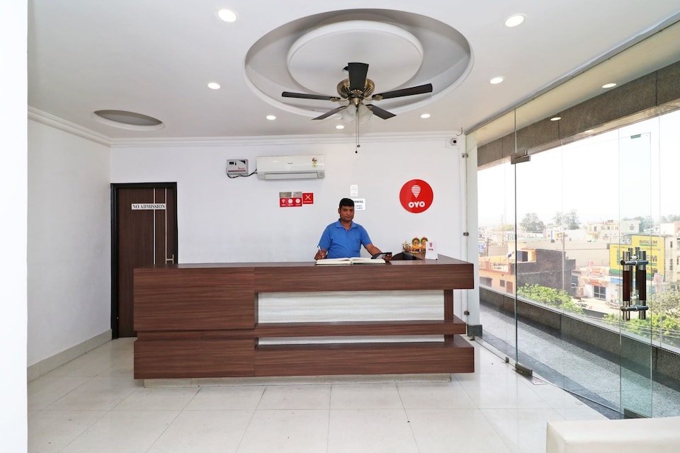 Live on DHN940, Dehradun ISBT, Dehradun