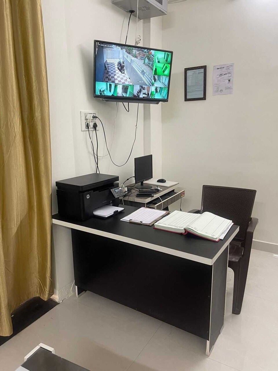 SPOT ON 811383 Hotel White House, Dharampeth Nagpur, Nagpur