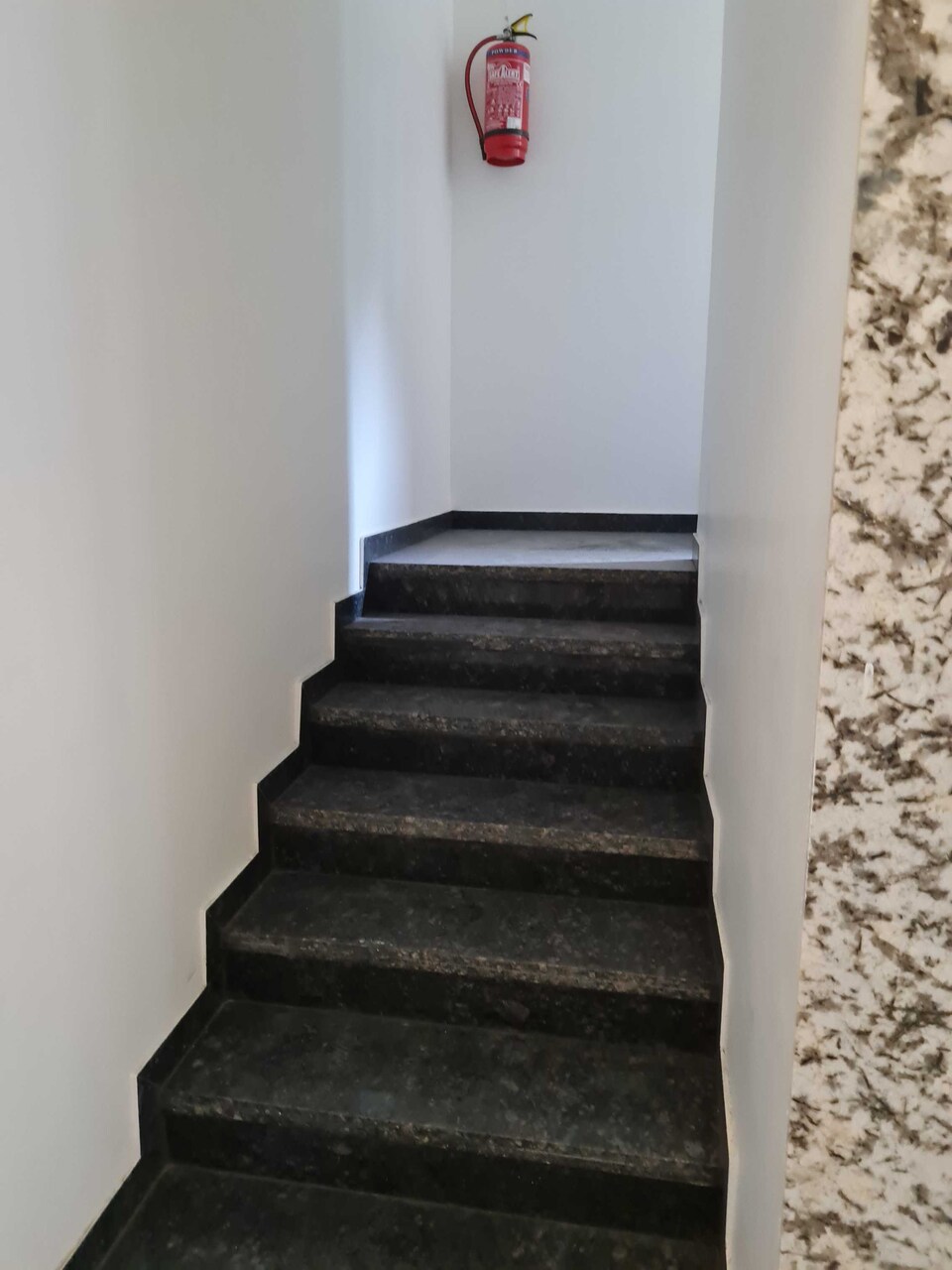 SPOT ON 811383 Hotel White House, Dharampeth Nagpur, Nagpur