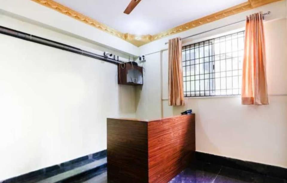 Hotel O Easy Stay Rooms, Uttarahali Bangalore, Bangalore