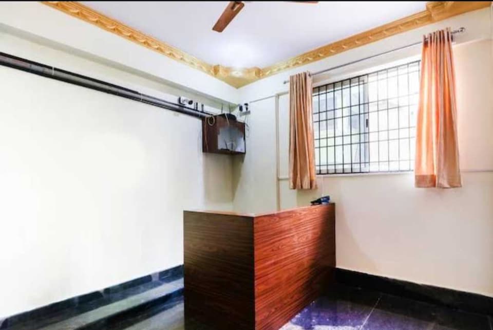 Hotel O Easy Stay Rooms, Uttarahali Bangalore, Bangalore