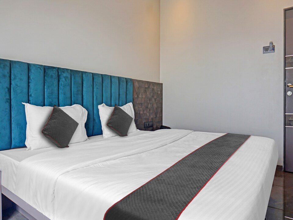 Townhouse 1219 Hotel Holiday Plus, Mahabaleshwar, Mahabaleshwar