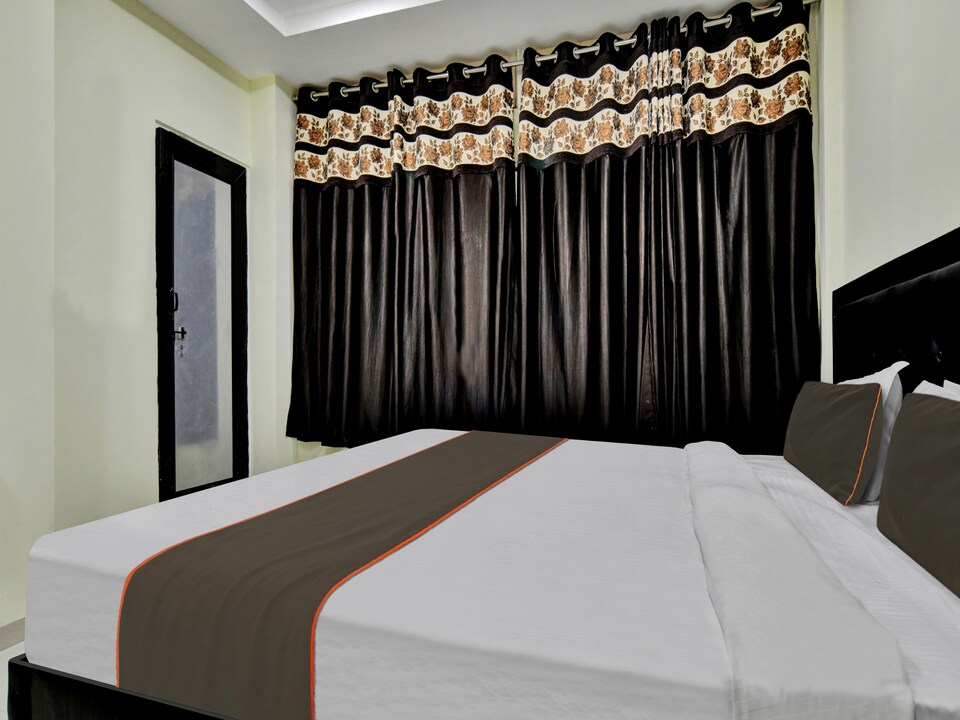 Collection O 811410 Hotel 7 Heaven, Vijay Nagar Indore, Indore