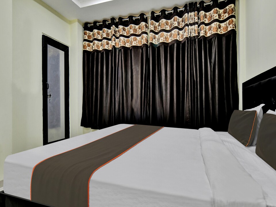 Collection O 811410 Hotel 7 Heaven, Vijay Nagar Indore, Indore