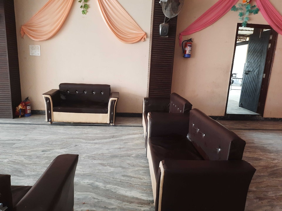 OYO 81141 Mangal Bhawan, Barra Kanpur, Kanpur