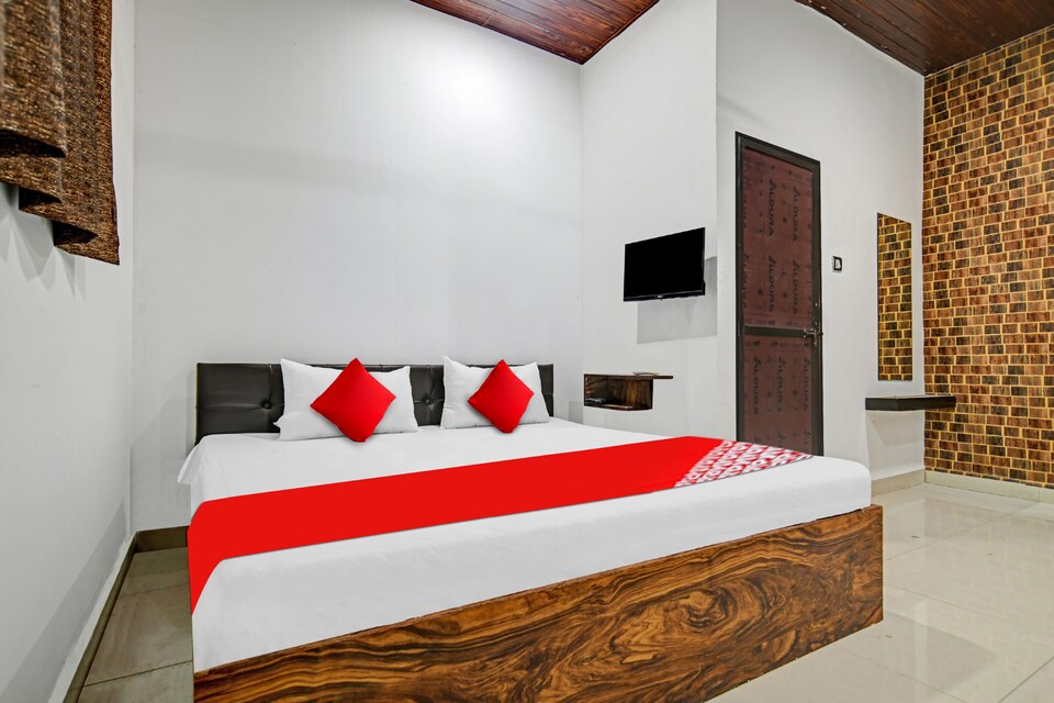 OYO Flagship 811516 Manomay Hotel & Resort, MG Road Indore, Indore