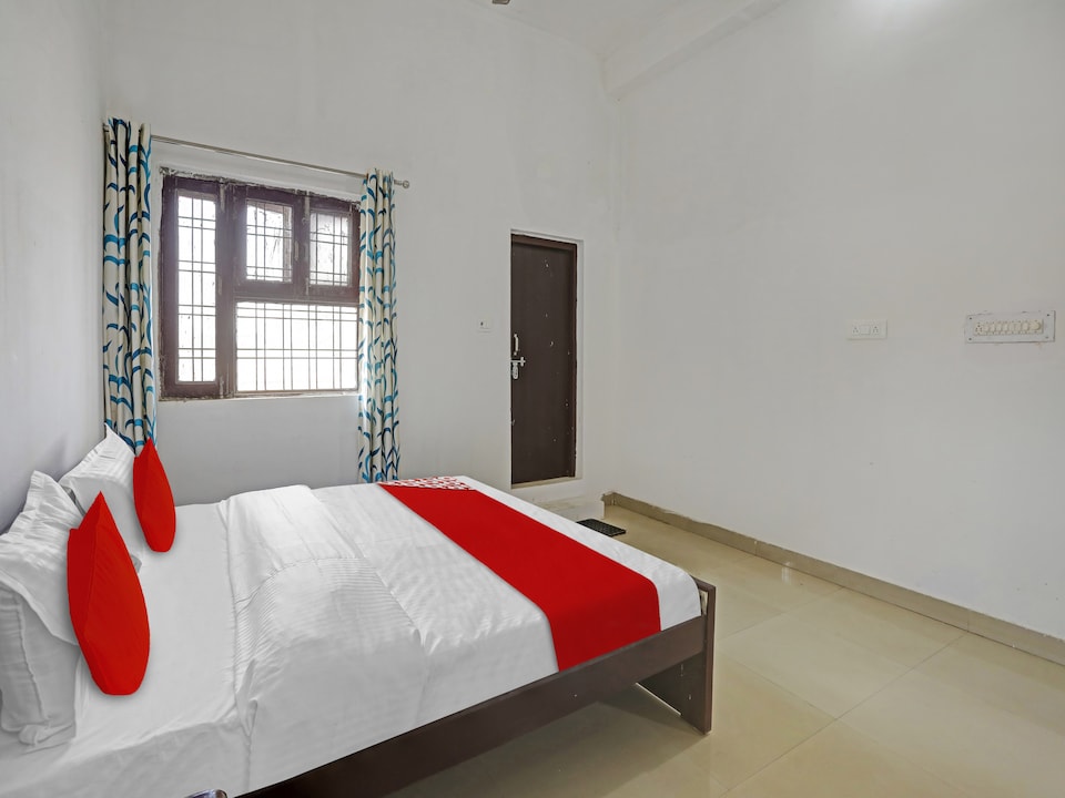 Hotel O easy stay inn, Hazratganj Lucknow, Lucknow