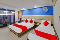 OYO Flagship Hotel Le Cashew