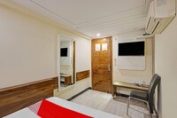 OYO Flagship Hotel Le Cashew