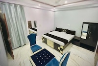 Hotel O Regal Garden 