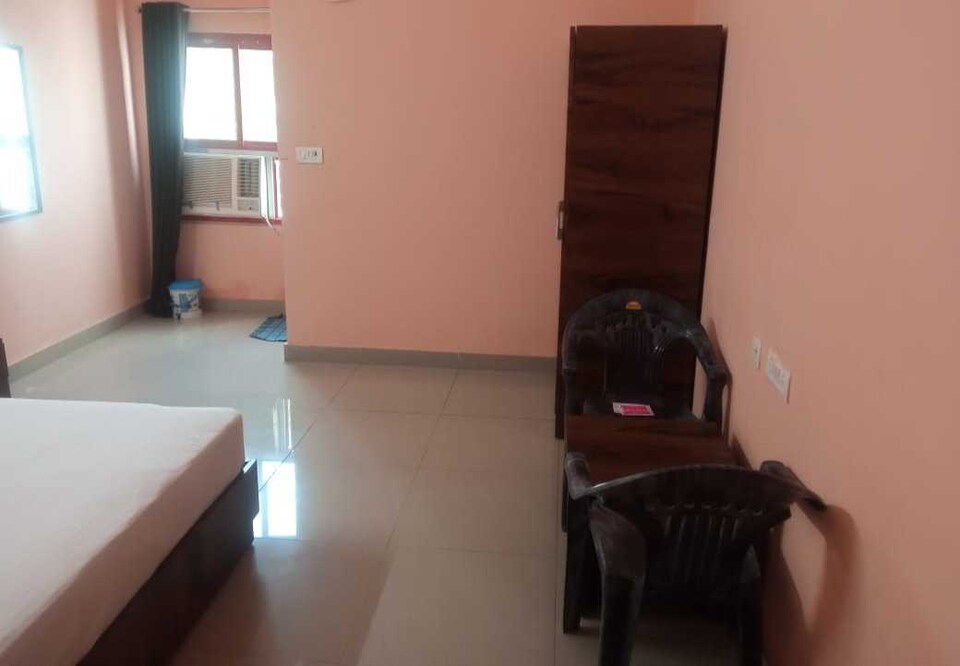 POP 81163E Hotel Paradise , Lanka, Varanasi