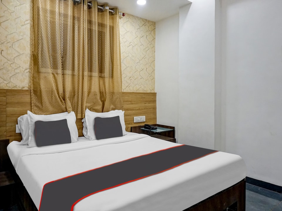 Collection O Galaxy Stay, Kharadi Pune, Pune