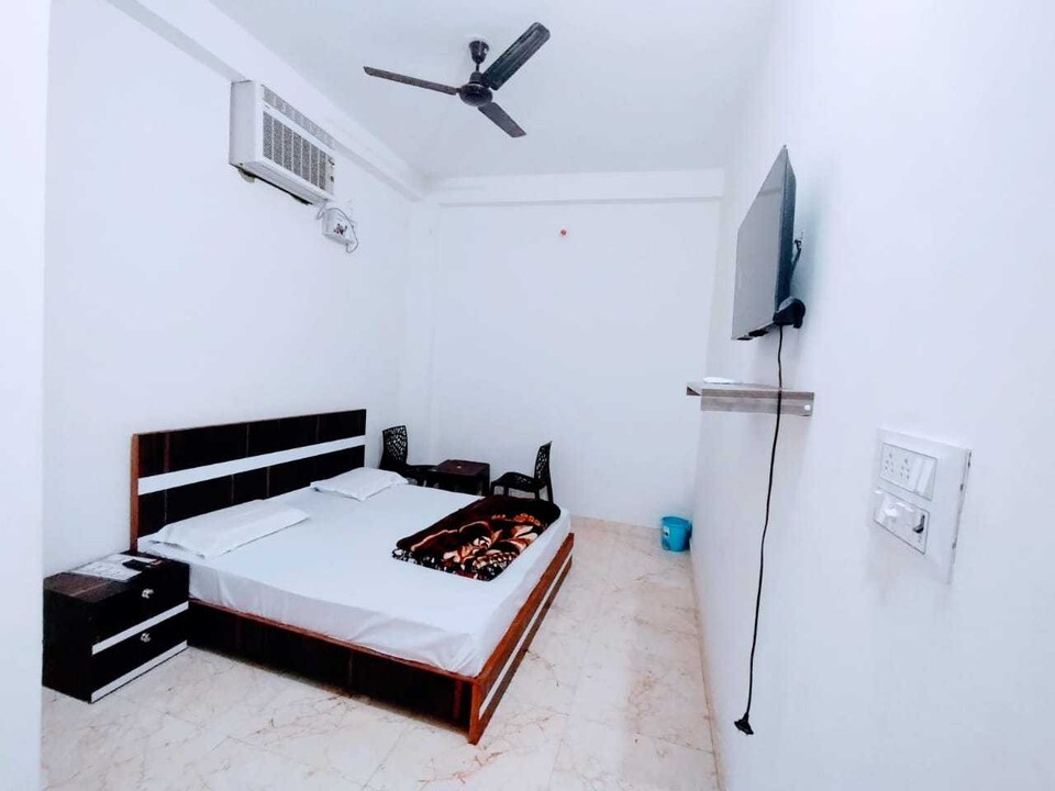 OYO 811693 Royal Crown Hotel, Sonipat, Sonipat