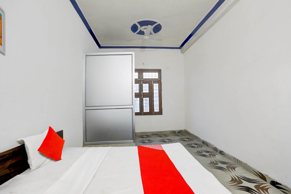 OYO Flagship 811710 Sandeep Palace, Kanpur Railway Station, Kanpur