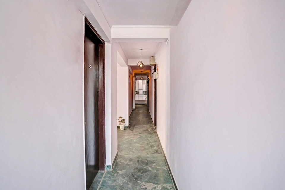Hotel O Premium Rooms, Saket Delhi, Delhi