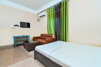 Hotel O Florida Restaurant & Guest House