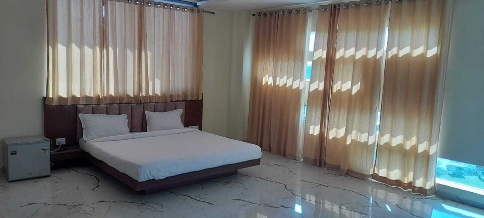 POP 81186B New Suruchi Inn, Vijay Nagar Indore, Indore