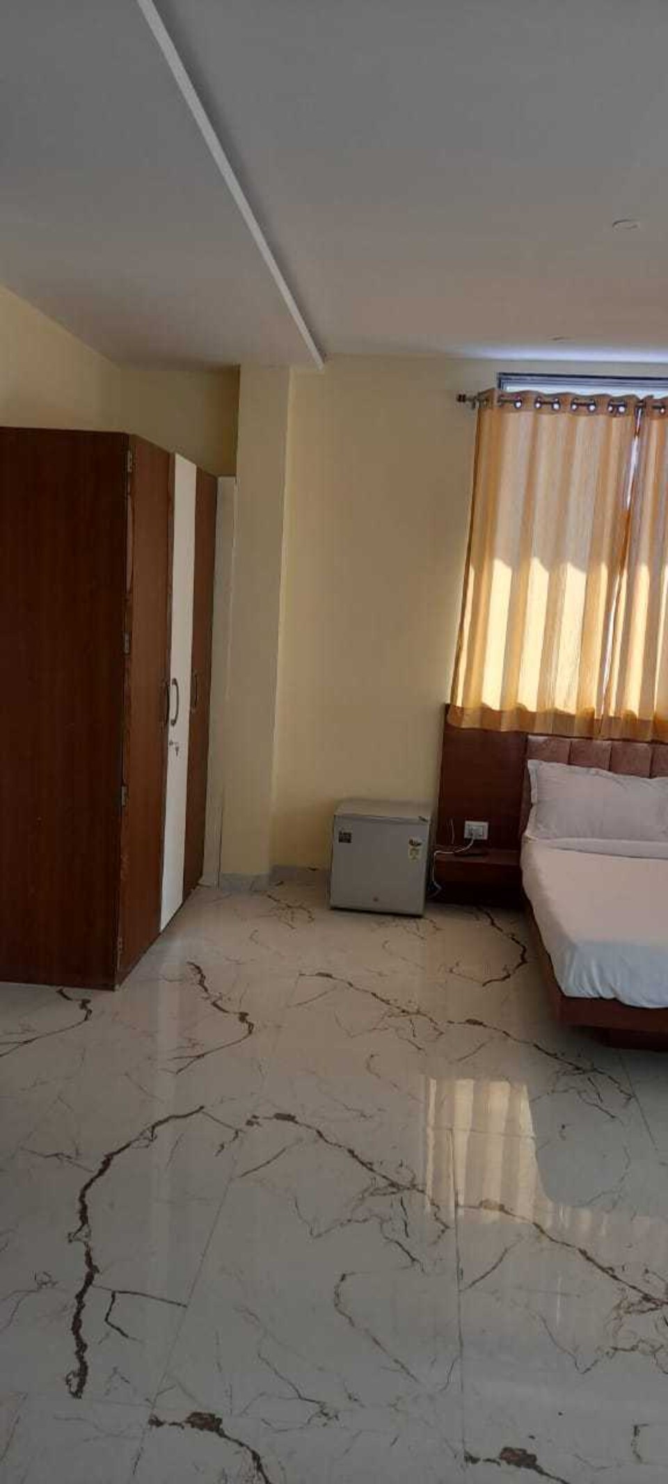 POP 81186B New Suruchi Inn, Vijay Nagar Indore, Indore