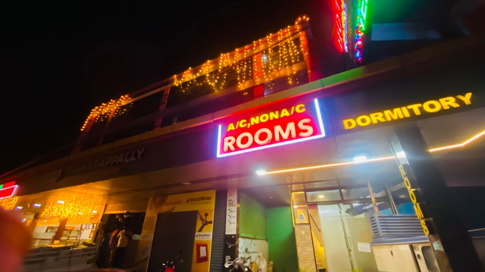 POP 81188F Mezban Grand’ Suite , Vytilla Kochi, Kochi