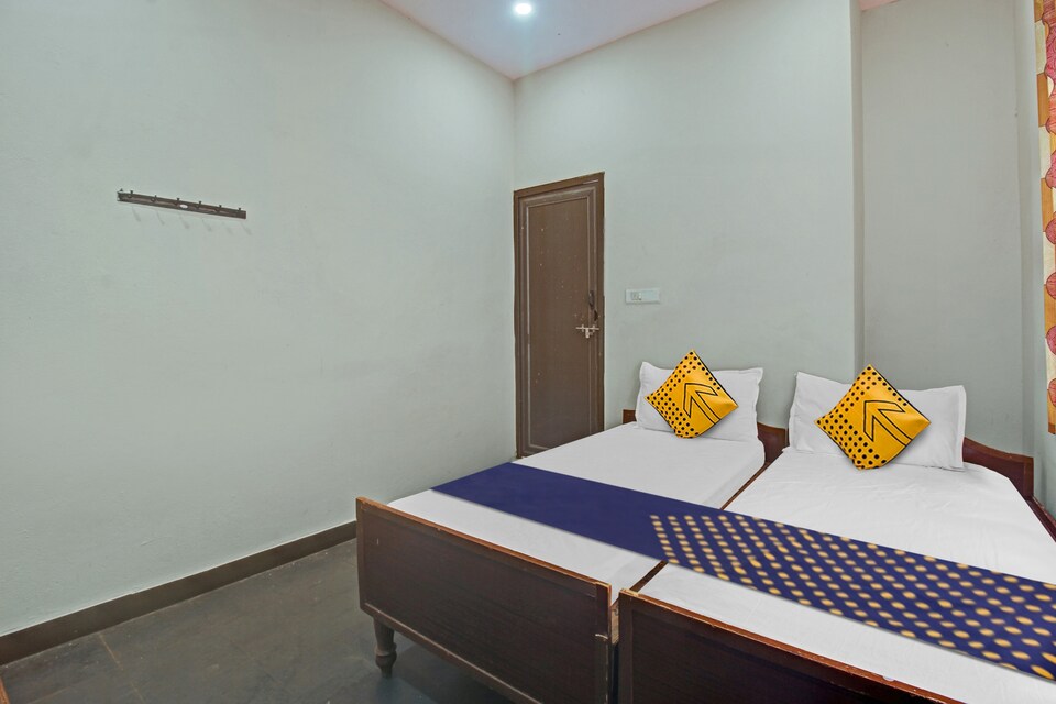 Hotel O shepherds boarding and lodging Barid Shahi park, Bidar city, Bidar