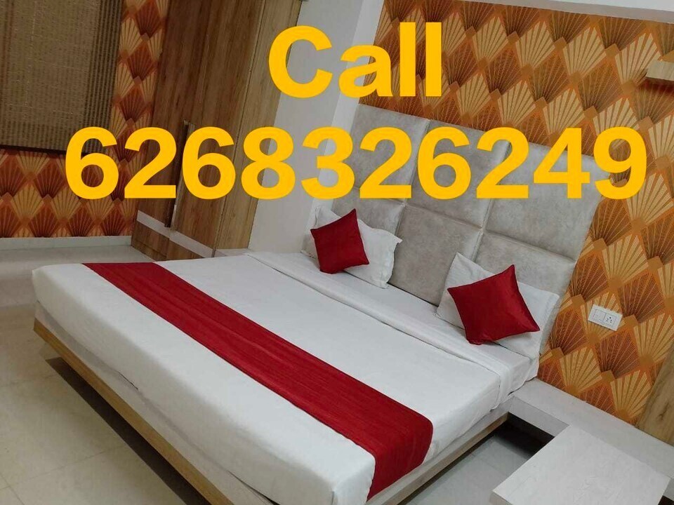 OYO 811925 Hotel Shree Hari, Hamidia Road Bhopal, Bhopal