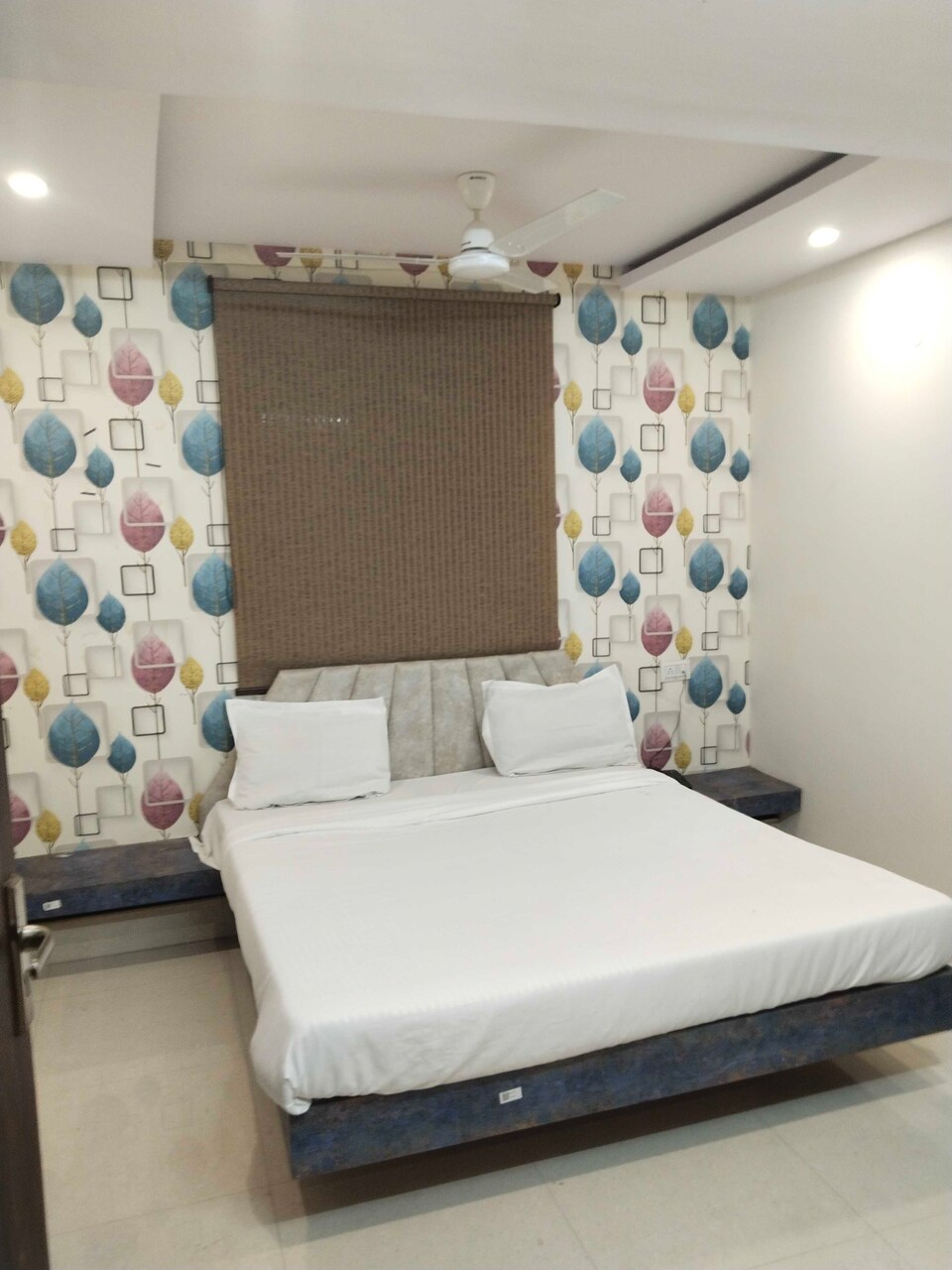 OYO 811925 Hotel Shree Hari, Hamidia Road Bhopal, Bhopal