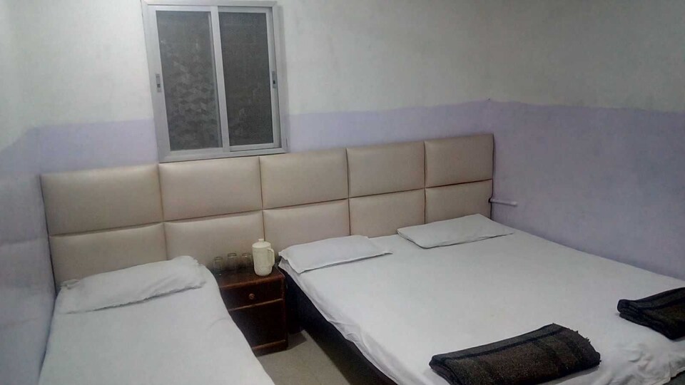 POP HOME 81192J Hotel Neelam Lodge, Bhilai, Bhilai