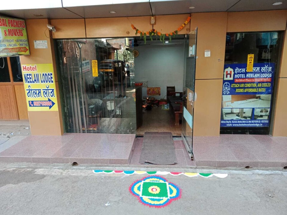 POP HOME 81192J Hotel Neelam Lodge, Bhilai, Bhilai