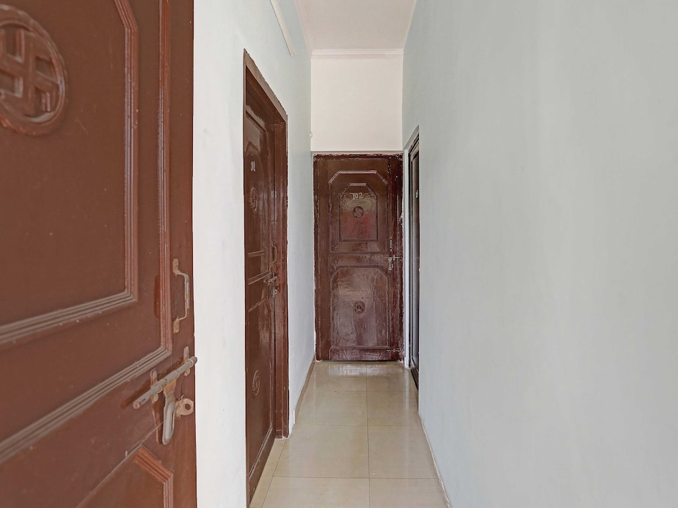 Hotel O Royal Palace, Rambagh Allahabad, Prayagraj