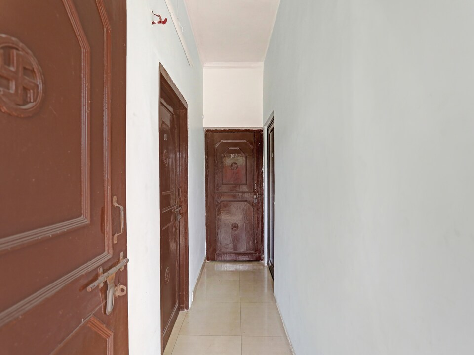 Hotel O Royal Palace, Rambagh Allahabad, Prayagraj