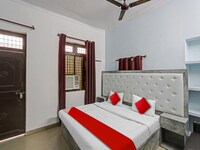 Hotel O Royal Palace