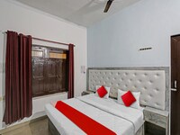 Hotel O Royal Palace